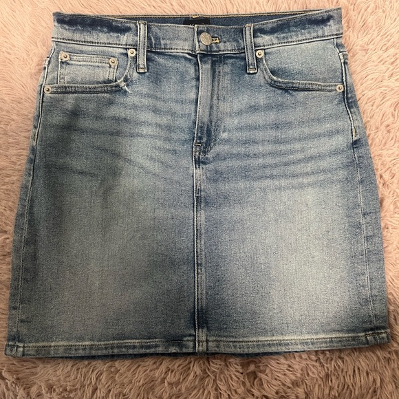 J Crew Factory Denim mini skirt. Color Indigo Dream Wash, Size 0 - Picture 4 of 5